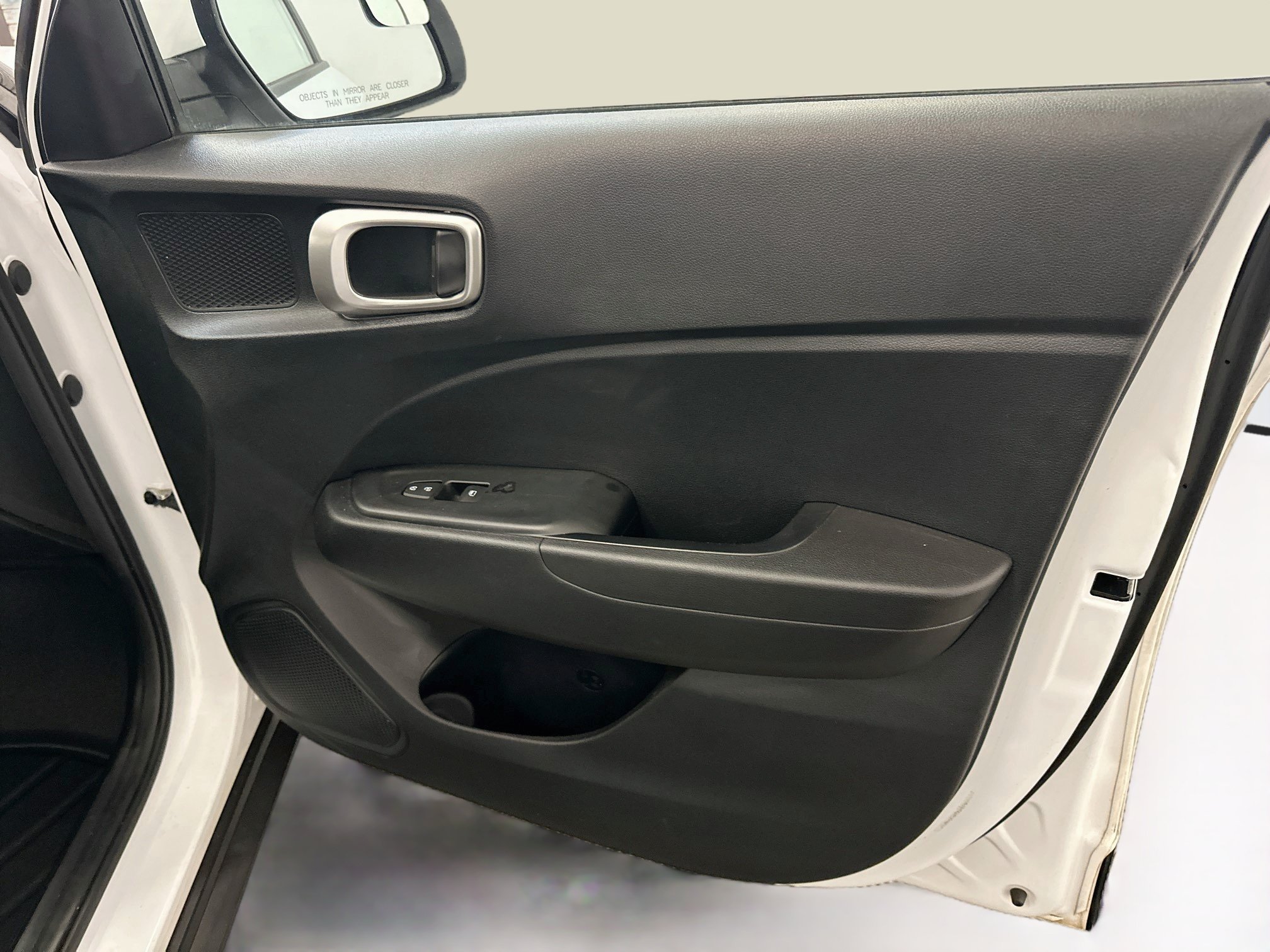 Used 2022 Hyundai Venue SE FWD image 32