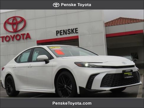 Certified 2026 Toyota Camry SE image 1