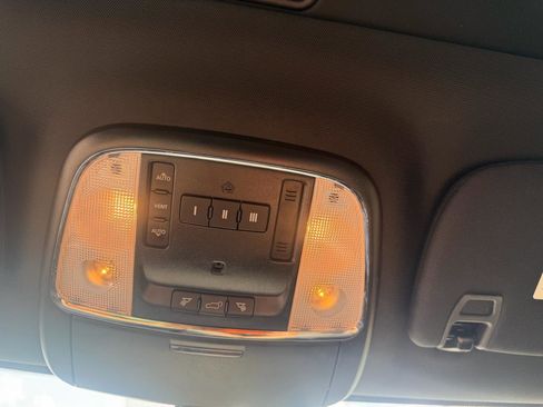 Used 2018 Jeep Grand Cherokee Limited AWD/4WD image 23