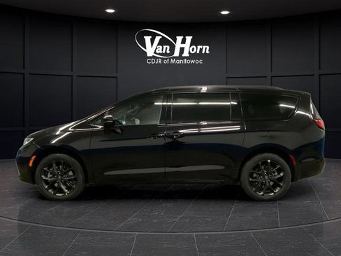 New 2026 Chrysler Pacifica Limited w/ S Appearance Package AWD/4WD image 13