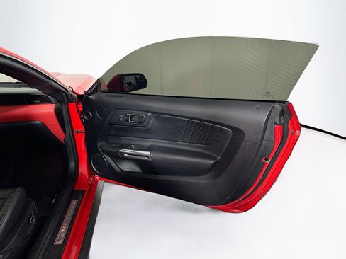 Used 2017 Ford Mustang Premium image 27