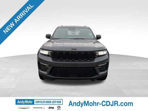 Used 2024 Jeep Grand Cherokee Limited w/ Luxury Tech Group II AWD/4WD image 2