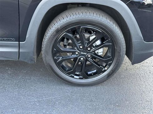 Used 2021 GMC Terrain SLT w/ Infotainment Package II image 9