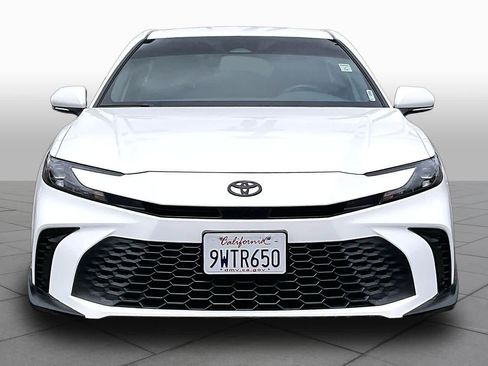 Used 2026 Toyota Camry SE w/ Convenience Package FWD image 3