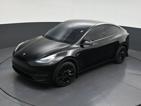 Used 2023 Tesla Model Y Long Range AWD/4WD image 14