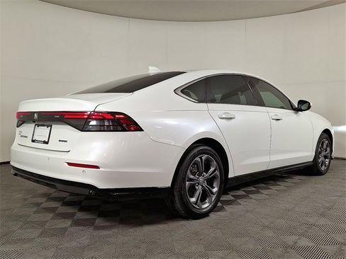 Used 2024 Honda Accord EX-L image 9