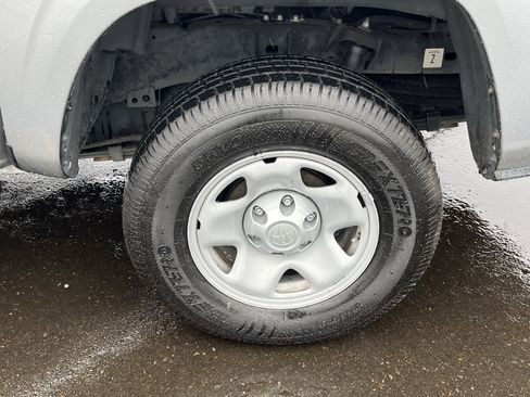 Used 2018 Toyota Tacoma SR5 image 25