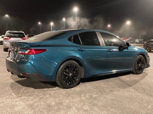 Certified 2025 Toyota Camry SE image 5