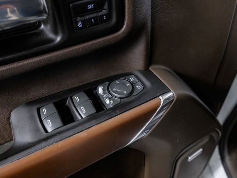 Used 2022 Chevrolet Silverado 3500 LTZ w/ LTZ Convenience Package image 40