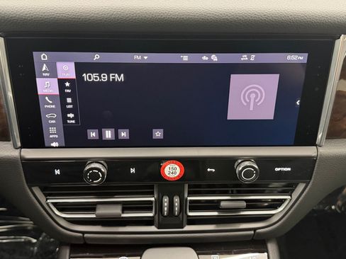 New 2026 Porsche Macan AWD/4WD image 16