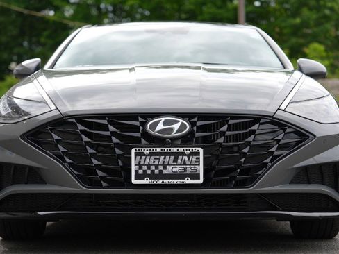 Used 2023 Hyundai Sonata Limited w/ Preferred Accessory Package FWD image 10