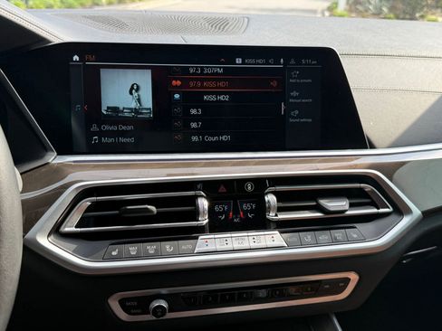 Used 2022 BMW X5 xDrive40i w/ Premium Package AWD/4WD image 34