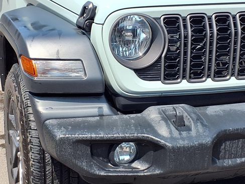 Used 2024 Jeep Wrangler Unlimited Sport AWD/4WD image 25