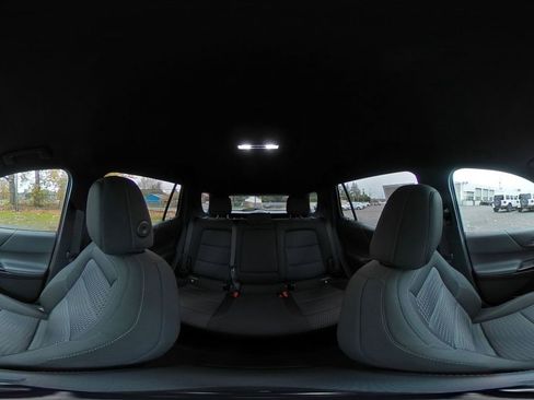 Used 2025 Chevrolet Equinox LT image 42