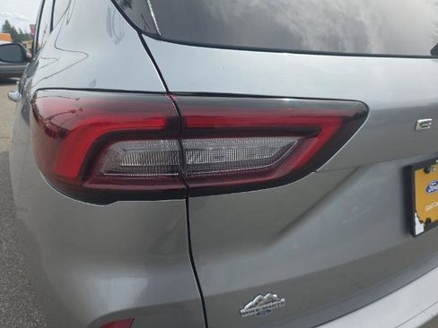 Certified 2024 Ford Escape ST-Line AWD/4WD image 8