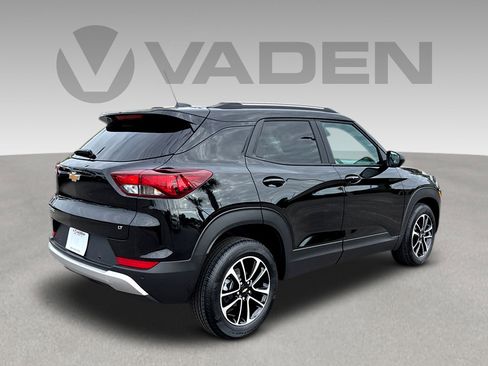 New 2026 Chevrolet TrailBlazer LT w/ LT Cold Weather Package FWD image 25