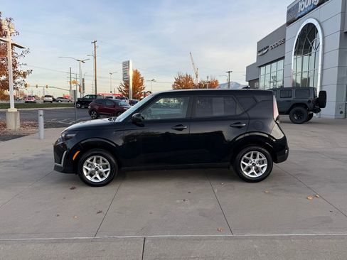 Used 2024 Kia Soul LX w/ LX Technology Package image 11
