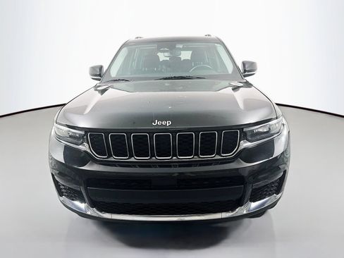 Used 2022 Jeep Grand Cherokee L Limited AWD/4WD image 2