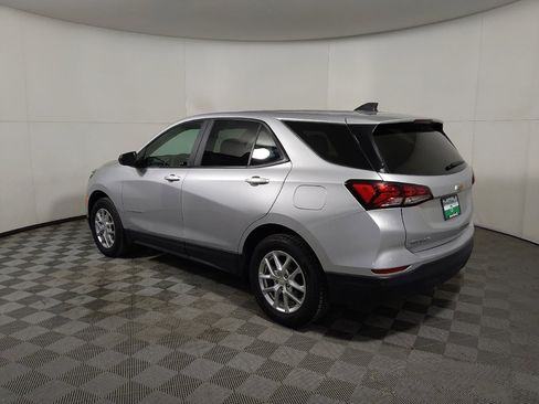 Used 2022 Chevrolet Equinox LS AWD/4WD image 3