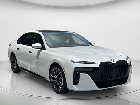 New 2026 BMW i7 xDrive60 AWD/4WD image 3