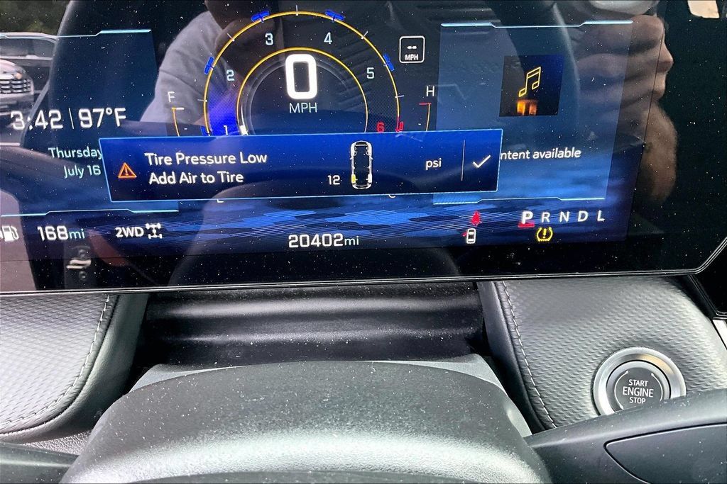 Used 2025 Chevrolet Equinox LT AWD/4WD image 13