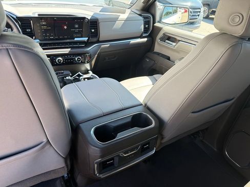 Used 2024 GMC Sierra 1500 SLT w/ SLT Premium Plus Package AWD/4WD image 31