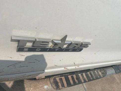 Used 2018 Chevrolet Silverado 1500 LT w/ Texas Edition RWD image 9
