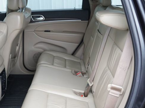 Used 2016 Jeep Grand Cherokee Limited AWD/4WD image 30