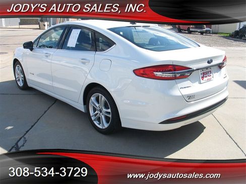 Used 2018 Ford Fusion SE FWD image 29