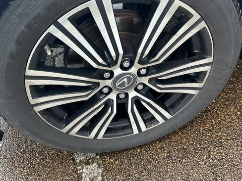 Used 2022 Lexus LX 600 4WD w/ Accessory Package (Z1) image 8