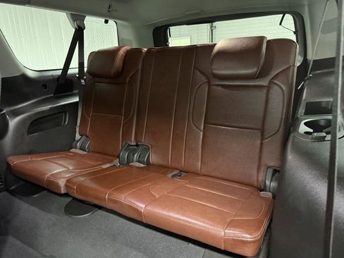 Used 2019 Chevrolet Suburban Premier w/ Premier Plus Edition AWD/4WD image 36