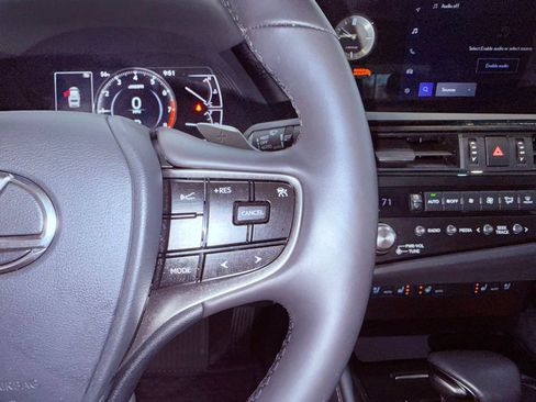 Certified 2025 Lexus ES 350 w/ Premium Package image 20