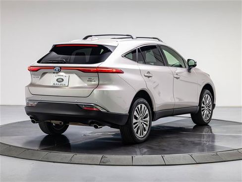 Used 2022 Toyota Venza XLE AWD/4WD image 5