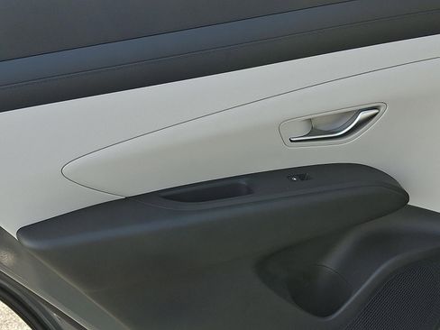 New 2026 Hyundai Tucson SE image 8