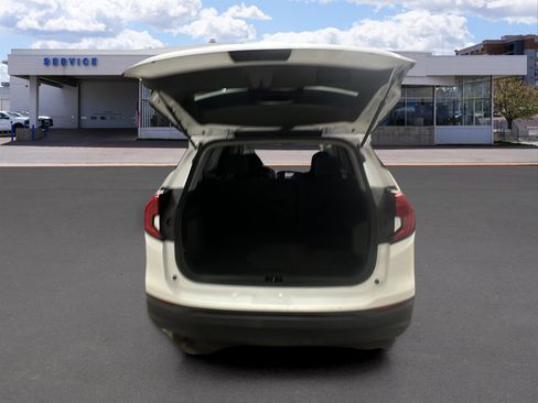 Used 2024 GMC Terrain SLE image 13