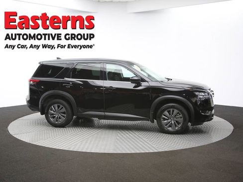 Used 2024 Nissan Pathfinder S image 47