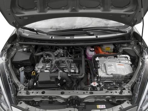 Used 2018 Toyota Prius C Three image 13