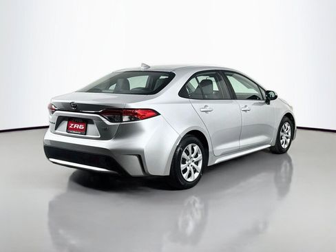 Used 2022 Toyota Corolla LE FWD image 5