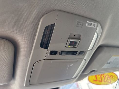 Used 2022 Toyota Highlander LE image 31