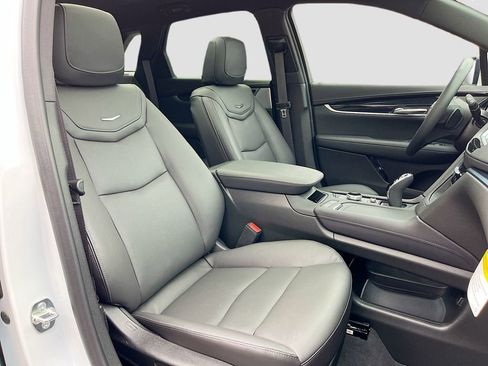 New 2026 Cadillac XT5 Premium Luxury w/ LPO, ONYX Package FWD image 34