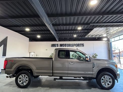 Used 2019 Ford F350 Lariat AWD/4WD image 4