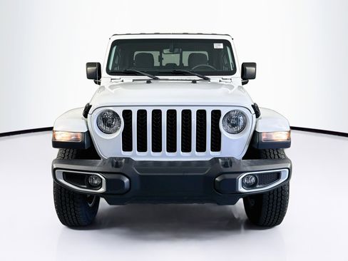 Used 2023 Jeep Gladiator Sport AWD/4WD image 2