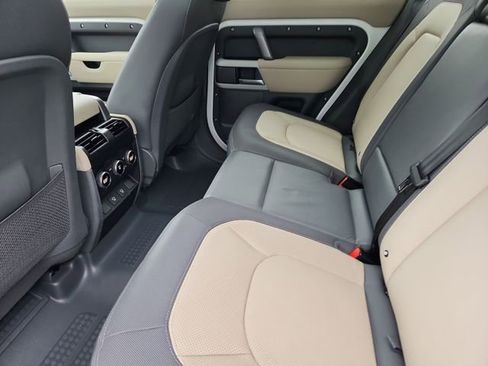 Used 2024 Land Rover Defender 110 X-Dynamic SE image 24