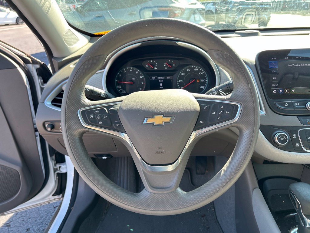 Used 2023 Chevrolet Malibu LS FWD image 17