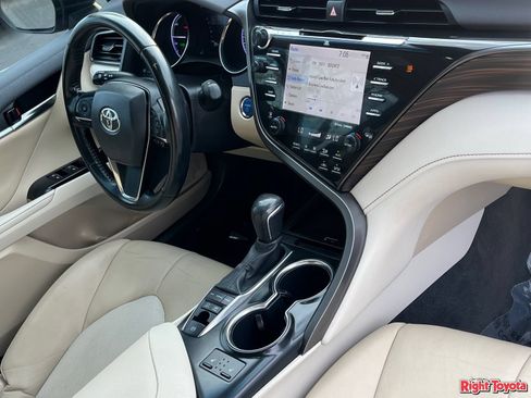 Certified 2020 Toyota Camry XLE w/ Sunroof Package FWD image 13