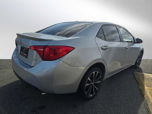 Used 2017 Toyota Corolla XSE image 3