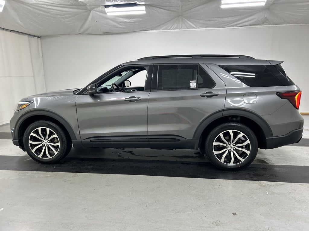 Used 2026 Ford Explorer ST-Line AWD/4WD image 6