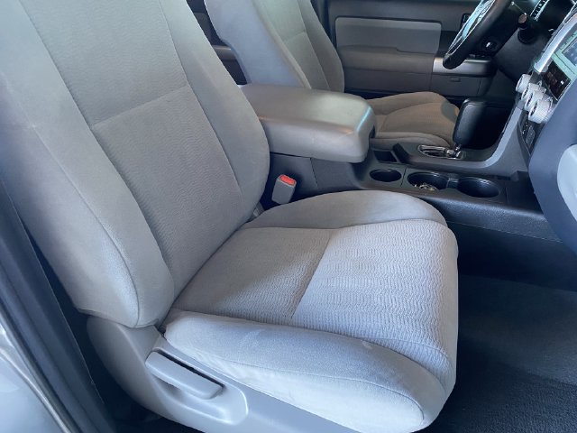 Used 2020 Toyota Sequoia SR5 w/ Carpet Mat Package (TMS) RWD image 9