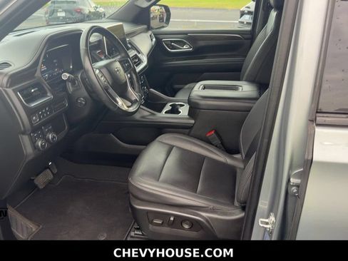 Used 2024 Chevrolet Suburban Z71 w/ Luxury Package AWD/4WD image 9