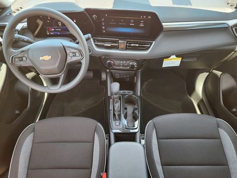 New 2026 Chevrolet TrailBlazer LT FWD image 2